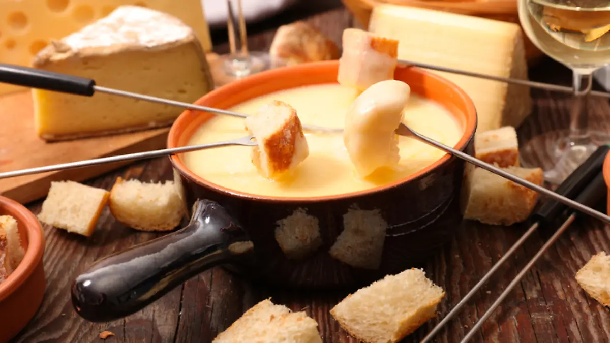 Käsefondue mit Brot