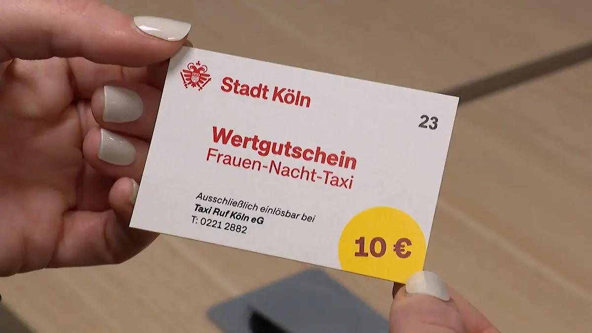 Kann das den Heimweg sicherer machen? Taxi-Gutscheine für Frauen