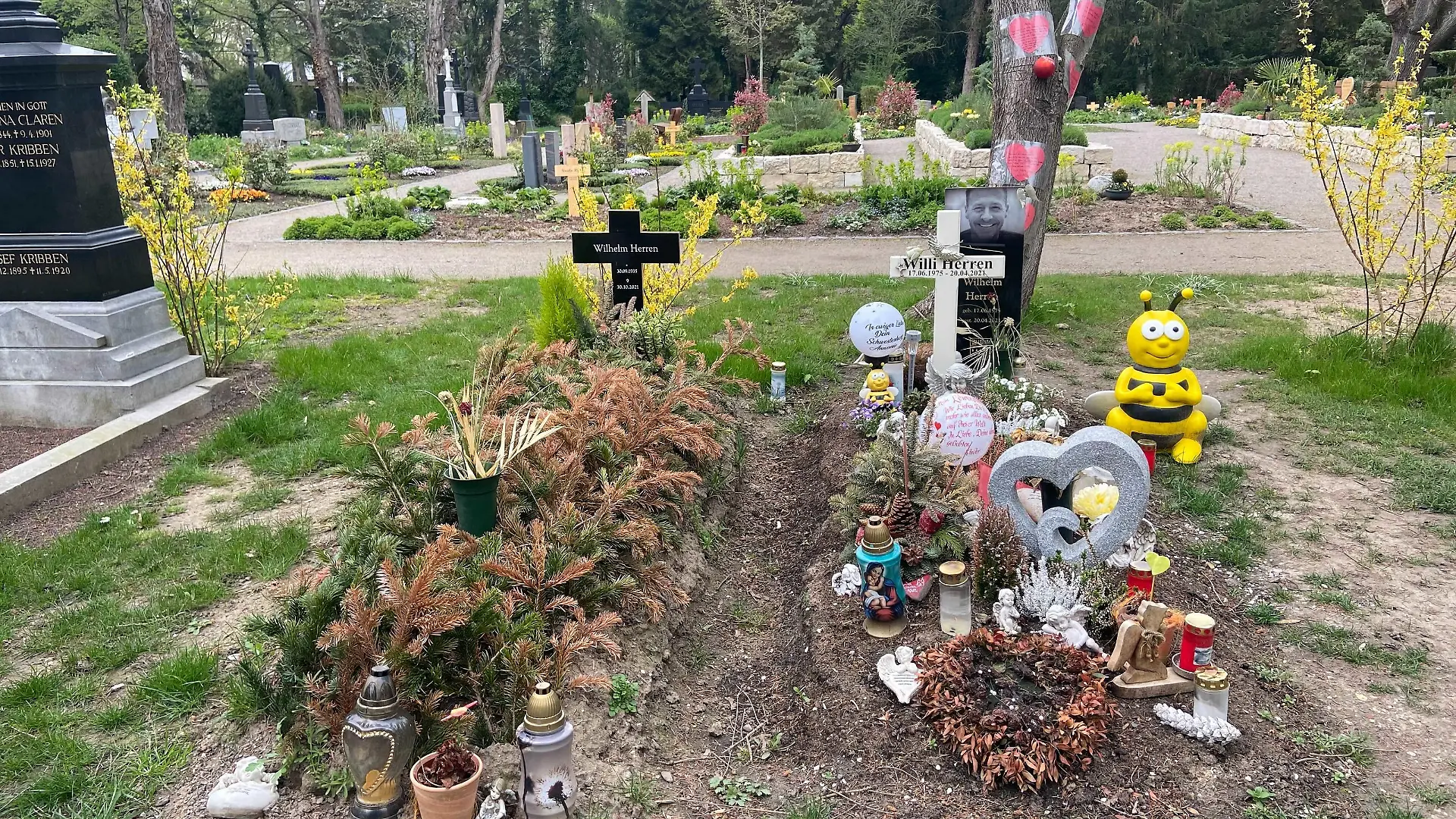 Das Grab von Wilhelm Herren und von seinem Sohn Willi Herren auf dem Kölner Melaten Friedhof.