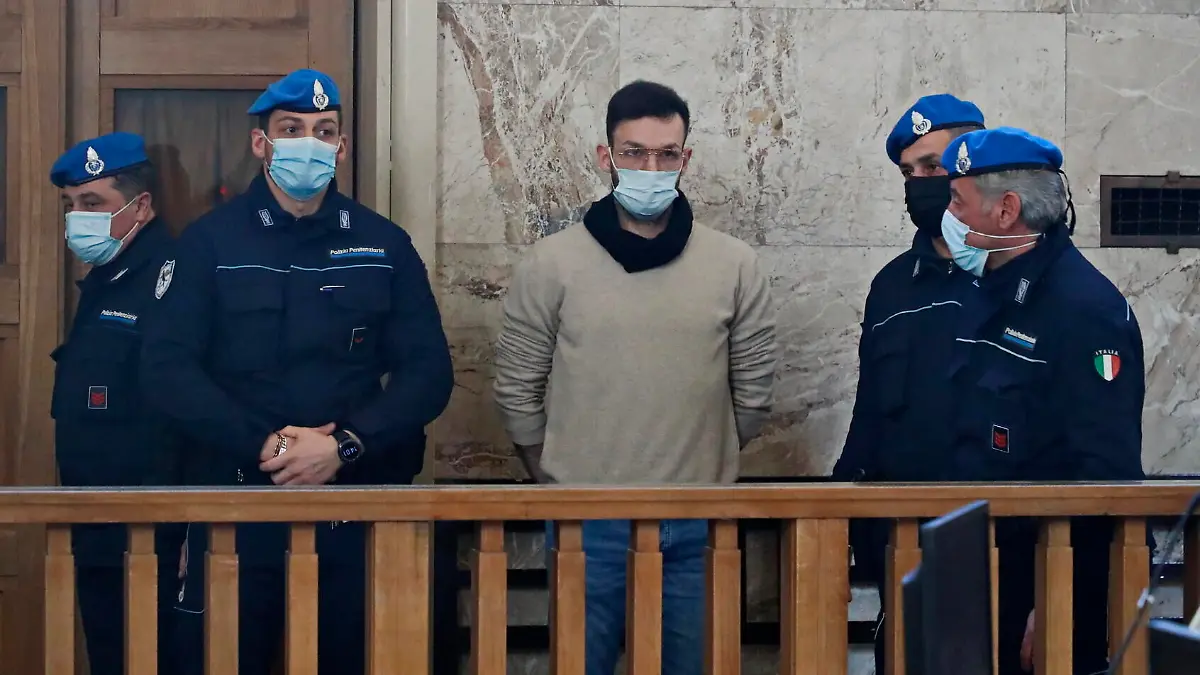 Foto Lorenzo Zambello/LaPresse 4 marzo 2022 Bolzano, ItaliaCronacaTribunale di Bolzano. Corte d'Assise. Prima Udienza Processo Benno Neumair, il trentenne reo confesso dell’omicidio dei suoi genitori Laura Perselli e Peter Neumair, lo scorso 4 gennaio.Nella foto: Benno Neumair durante l'udienzaPhoto Lorenzo Zambello/LaPresse march 04, 2022 Bolzano, ItalyNewsFirst court hearing for Benno Neumair a 30-year-old man who killed his parents and dumped their bodies into a northern Italian river last January..Foto Lorenzo Zambello/LaPresse .4 marzo 2022 Bolzano, Italia.Cronaca.Tribunale di Bolzano. Corte d'Assise. Prima Udienza Processo Benno Neumair, il trentenne reo confesso dell’omicidio dei suoi genitori Laura Perselli e Peter Neumair, lo scorso 4 gennaio..Nella foto: Benno Neumair durante l'udienza..Photo Lorenzo Zambello/LaPresse .march 04, 2022 Bolzano, Italy.News.First court hearing for Benno Neumair a 30-year-old man who killed his parents and dumped their bodies into a northern Italian river last January...Foto Lorenzo Zambello/LaPresse Tribunale di Bolzano Corte d'Assise Prima Udienza Processo Benno Neumair Delitto Omicidio Genitori 2021 Laura Perselli Peter Neumair Inputato Benno Neumair Giudice Carlo BusatoPubblico Ministero Igor Secco Iovene Federica Avvocati Difesa Flavio Moccia Angelo Polo Avvocati Parte Civile Carlo Bertacchi Elena Valenti Famigliari Vittime Figlia MadèNeumair Sorella Vittima Carla Perselli Fratello Vittima Gunter Neumair Venerdi 04 Marzo 2022 Bolzano (Credit Image: © Lorenzo Zambello/LaPresse via ZUMA Press