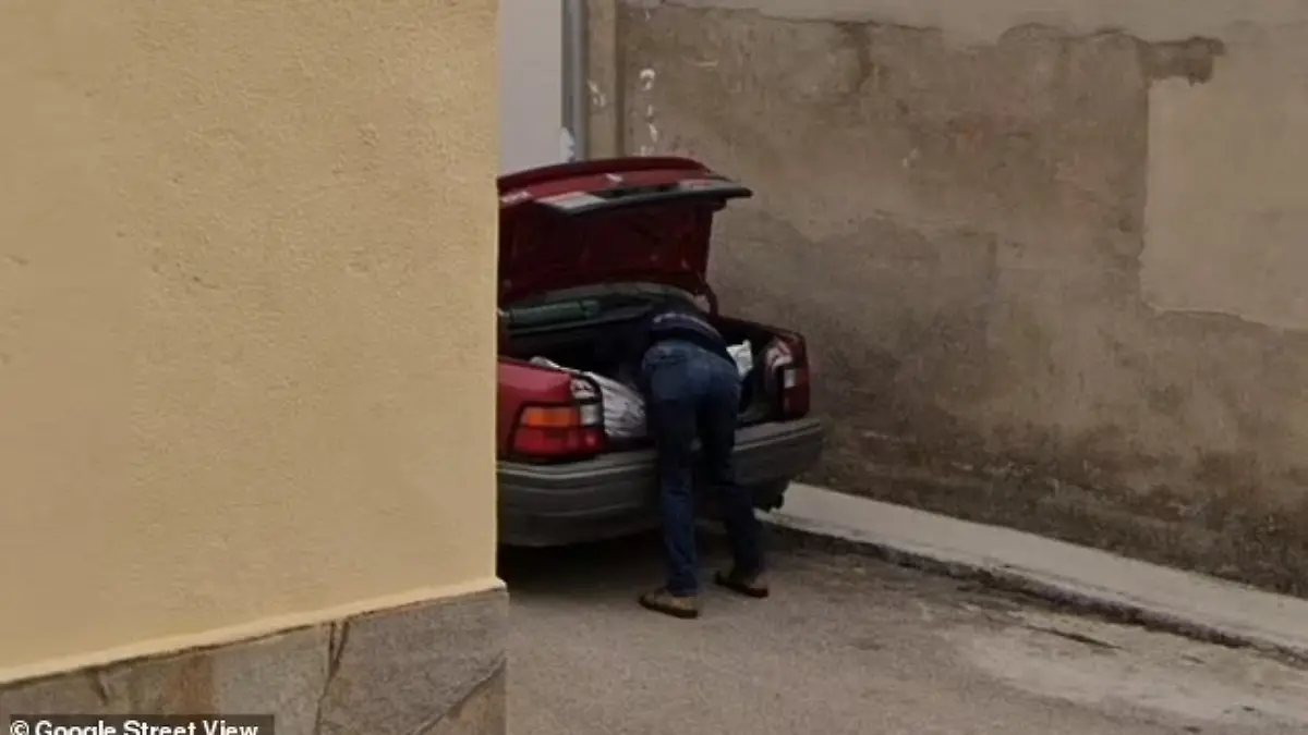 Im Blickpunkt von Google Street View: Der Mann, dessen Aufnahme zur Aufklärung eines Mordfalls in Spanien beitrug.
