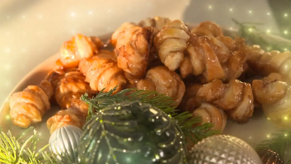 So lecker! Der Anblick von Sally Özcans Mini-Spekulatius-Croissants lässt einem wirklich das Wasser im Munde zusammen laufen