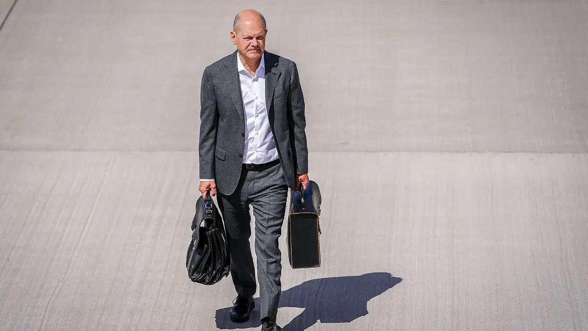 Olaf Scholz am Flughafen. (Archivbild)