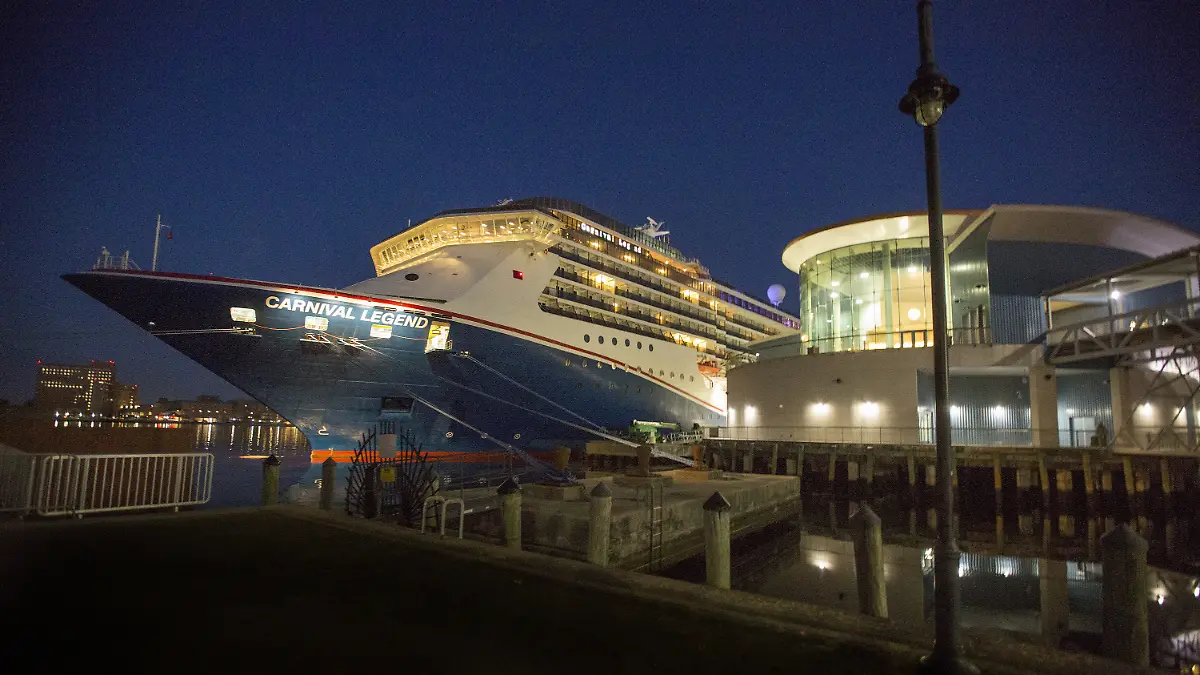 Kreuzfahrtschiff „Carnival Legend“ 