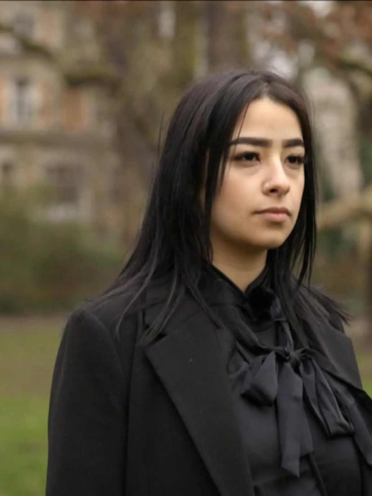 Ramyah ist 23 Jahre alt und glücklich verheiratet. Alles, was sie will, ist ein normales und modernes Leben zu führen. Doch ihre Familie, von der sie angefeindet wird, macht ihr einen Strich durch die Rechnung.