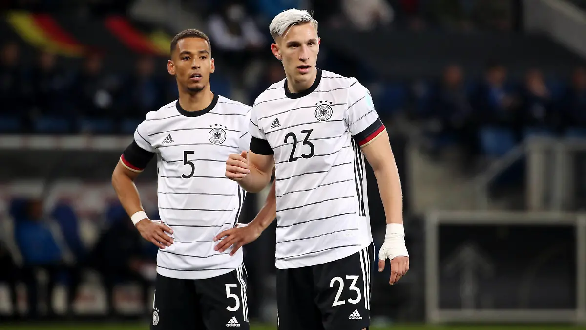  Thilo Kehrer, Nico Schlotterbeck / Aktion / Oberkoerper Oberkörper / / Fußball Fussball / Länderspiel Freundschaftsspiel / Nationalmannschaft DFB Herren / Saison 2021/2022 / 26.03.2022 / Deutschland GER vs. Israel ISR / DFL regulations prohibit any use of photographs as image sequences and/or quasi-video. / *** Thilo Kehrer, Nico Schlotterbeck action upper body upper body sports football soccer international friendly match national team DFB men season 2021 2022 26 03 2022 Germany GER vs Israel ISR DFL regulations prohibit any use of photographs as image sequences and or quasi video
