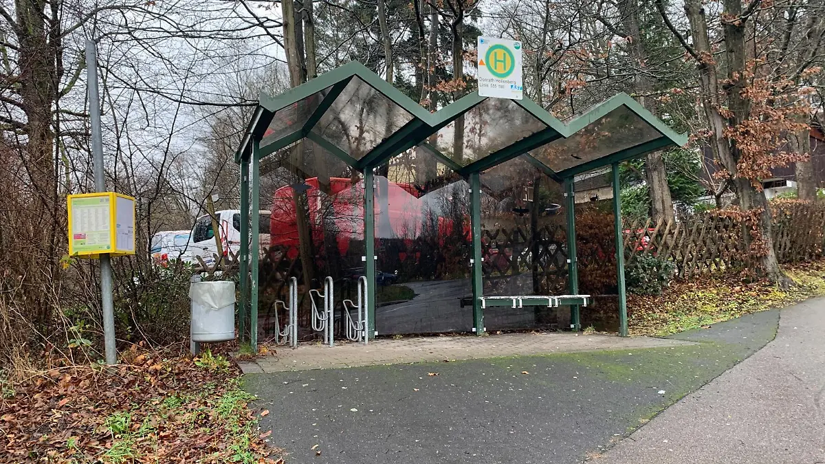 Verurteilter Sexualstraftäter quatscht Jugendliche an.