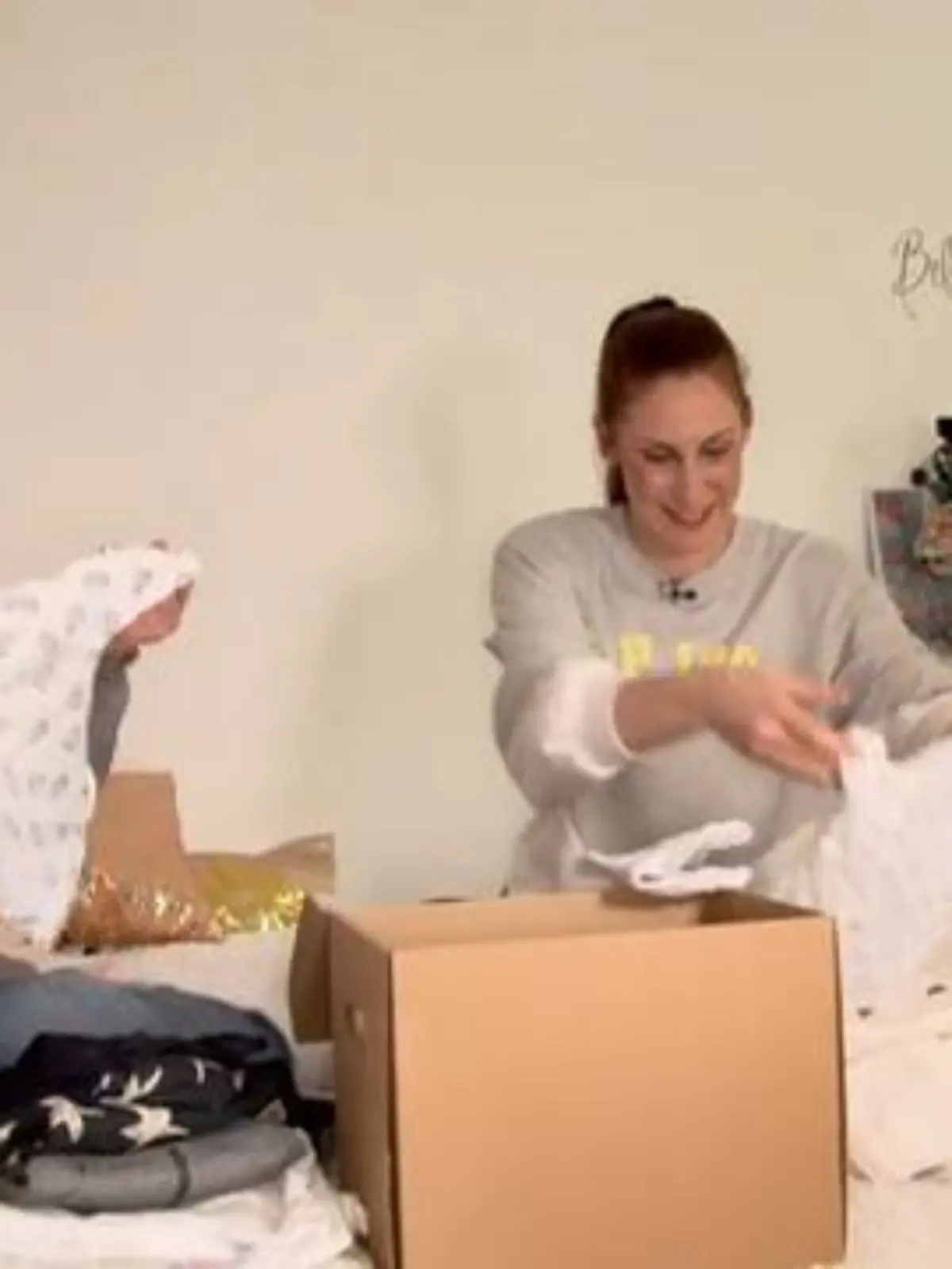 Sarah und Tina sind beste Freundinnen und beide Anfang 30. Weil ihr Kinderwunsch groß ist und sie nicht auf den richtigen Partner warten wollen, beschließen sie: Wir gehen den Schritt der künstlichen Befruchtung.