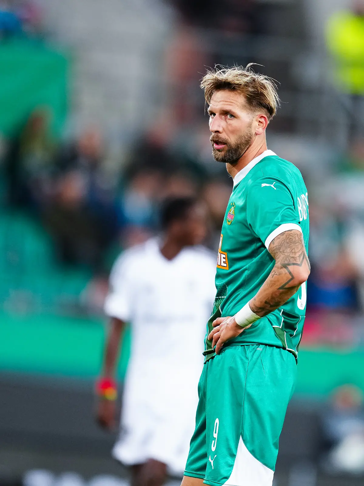Guido Burgstaller, Stürmer von Rapid Wien in einem Spiel des Conference-League.