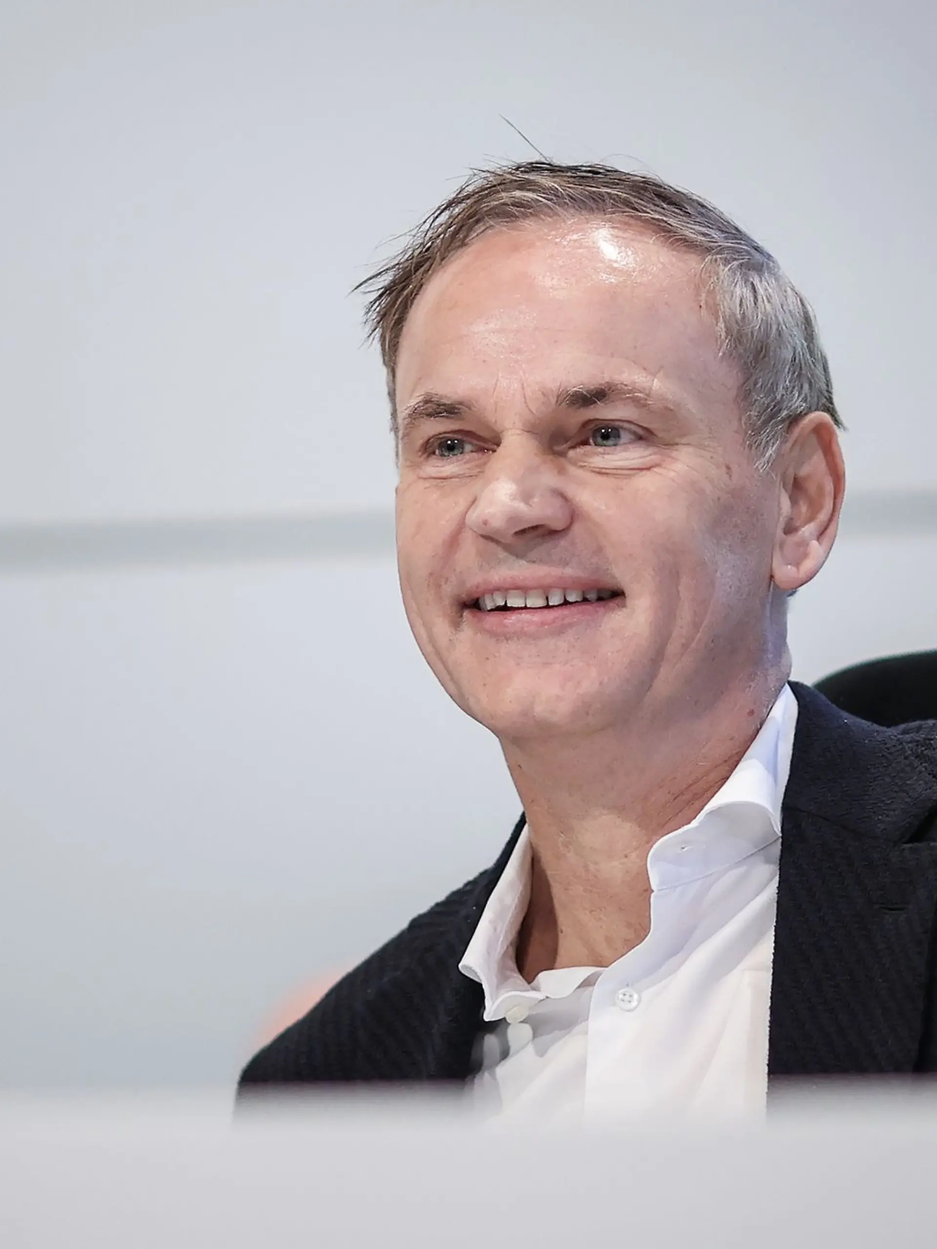 Bild zu: "So viel verdient VW-Chef Blume in einem Jahr"