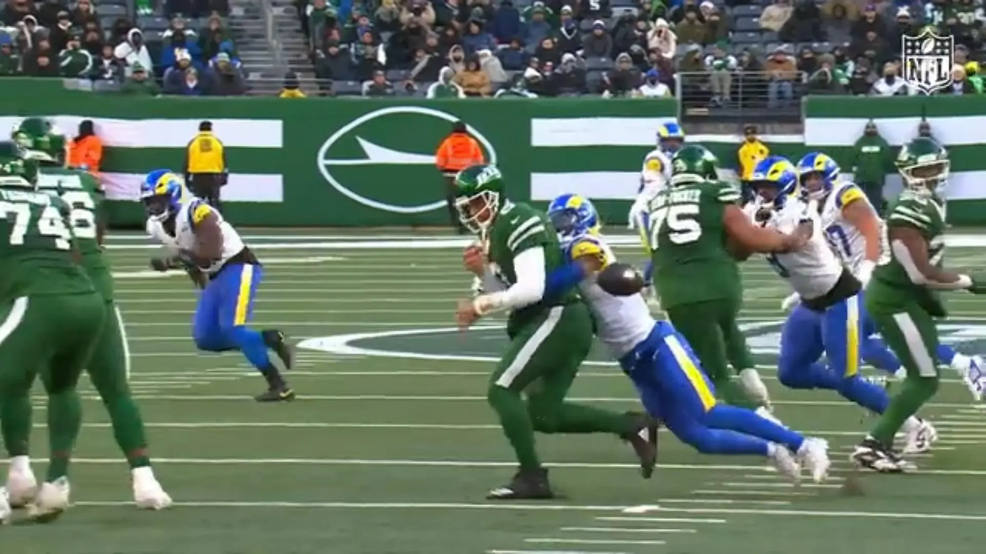 Rodgers verletzt sich bei Fumble Jets verlieren den Ball an Rams