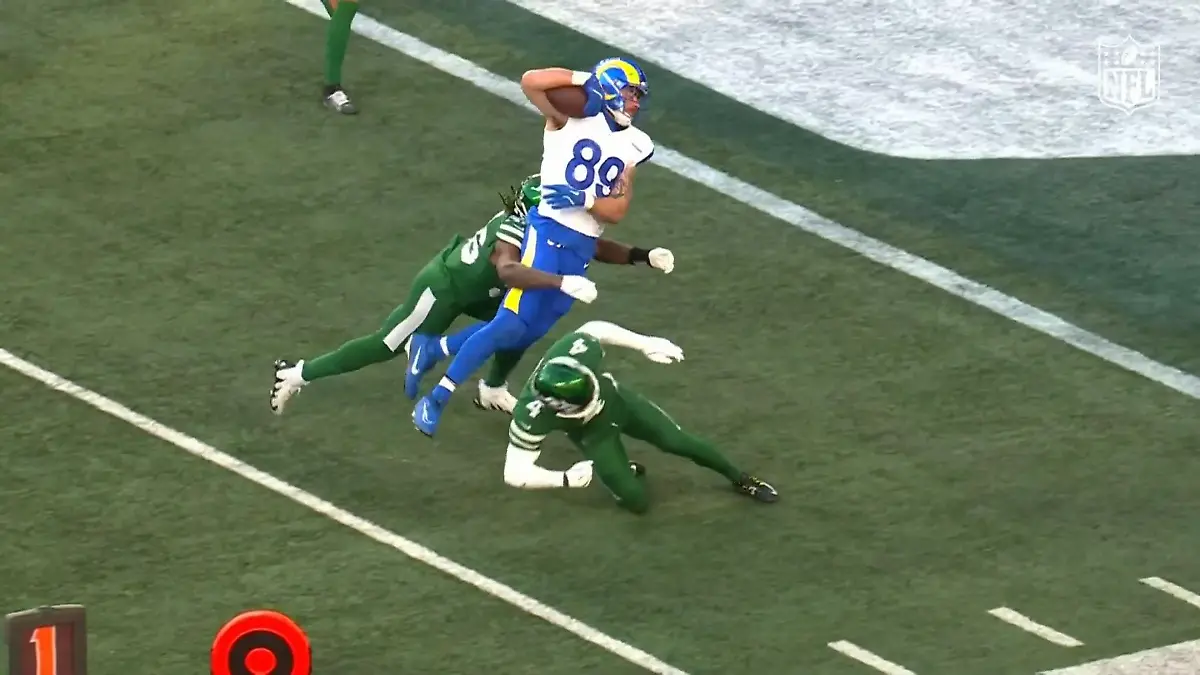 Rams verwandeln Rodgers Fumble in Touchdown Rams gehen in Führung
