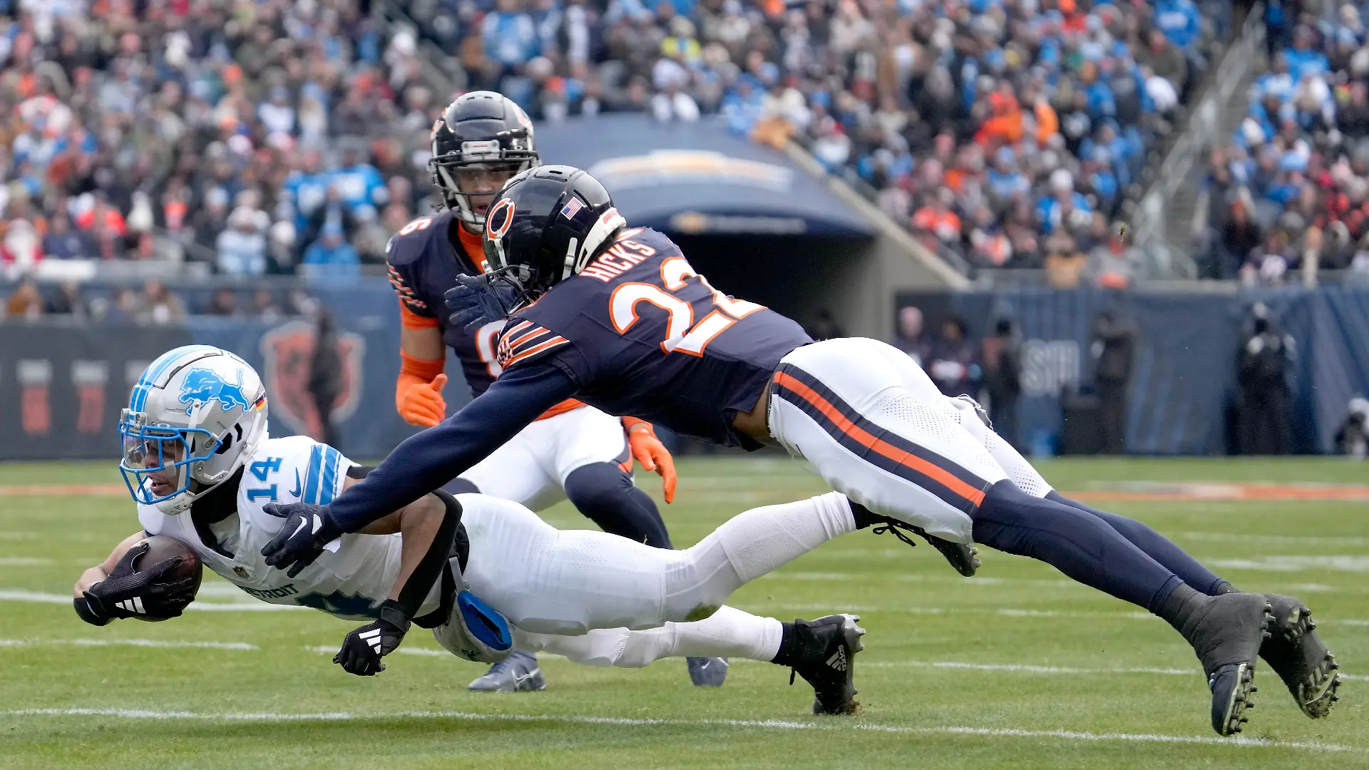 Amon-Ra St. Brown und die Lions schlagen die Chicago Bears.