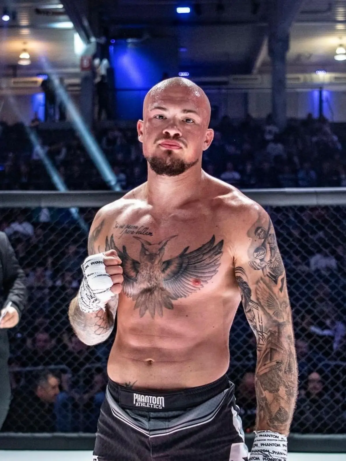 Bild zu: "MMA-Fighter gewinnt irre Käfig-Schlacht"
