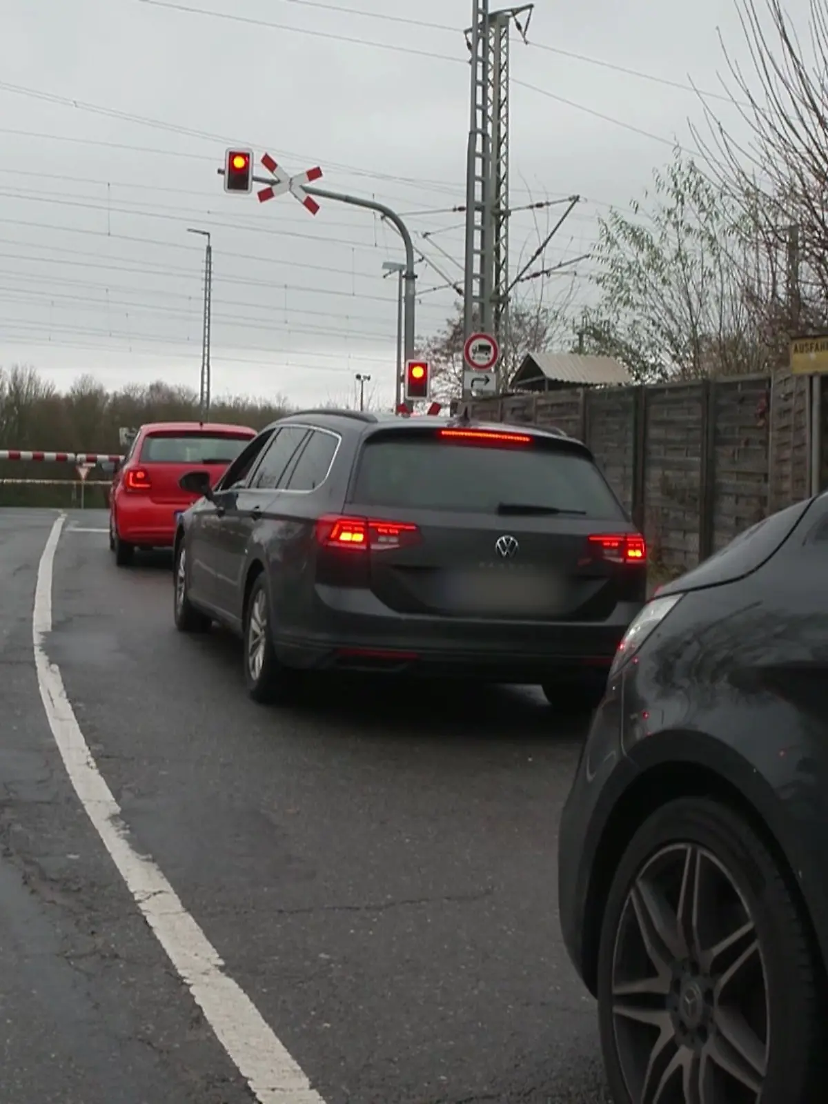 Groß Gleiding: Deutschlands schlimmste Bahnschranke