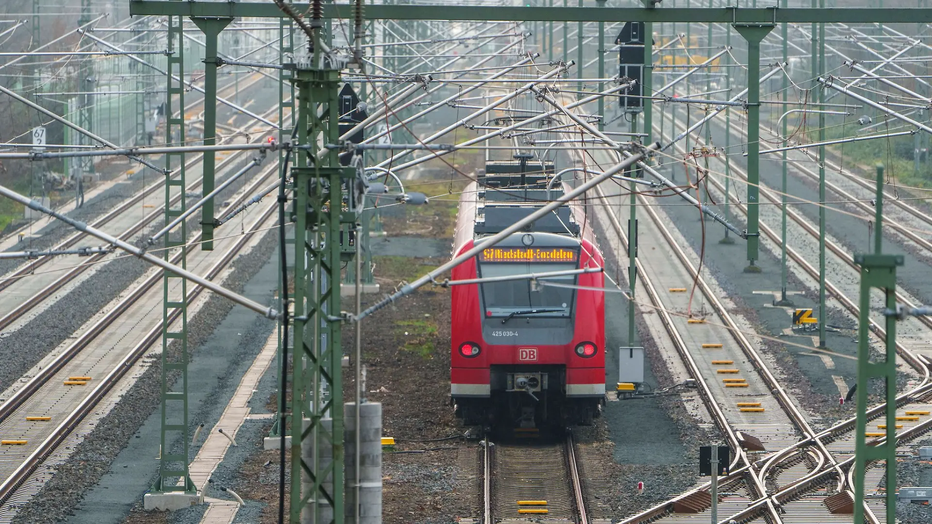 Auch die letzten Einschränkungen für den Regionalverkehr auf der generalsanierten Riedbahn sind aufgehoben (Archivbild).