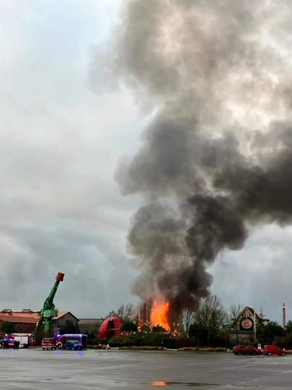 Millionenschaden bei Brand in «Karls Erlebnis-Dorf»