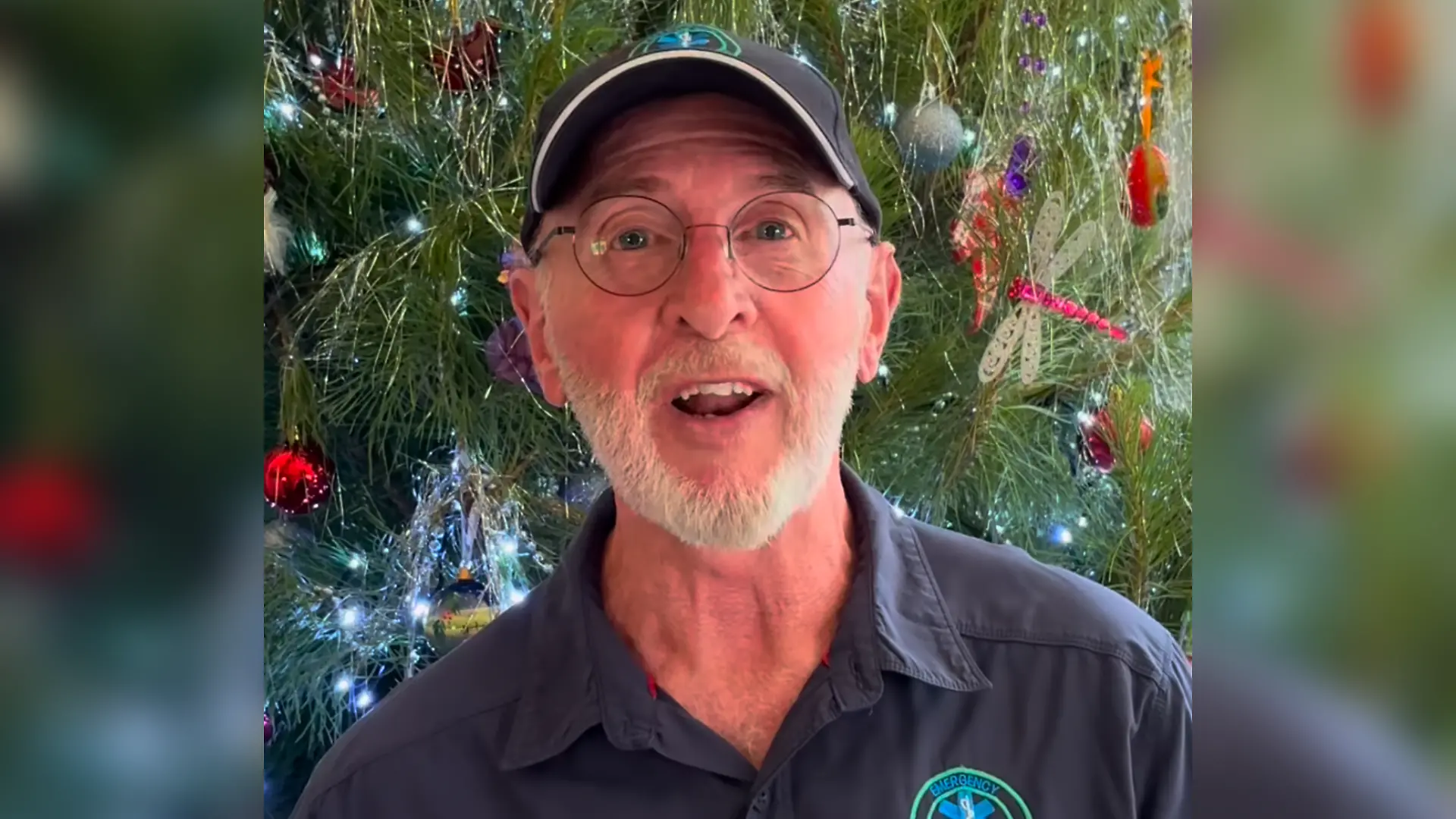 Dr. Bob will seine Fans bei der ersten Dschungelprüfung grüßen