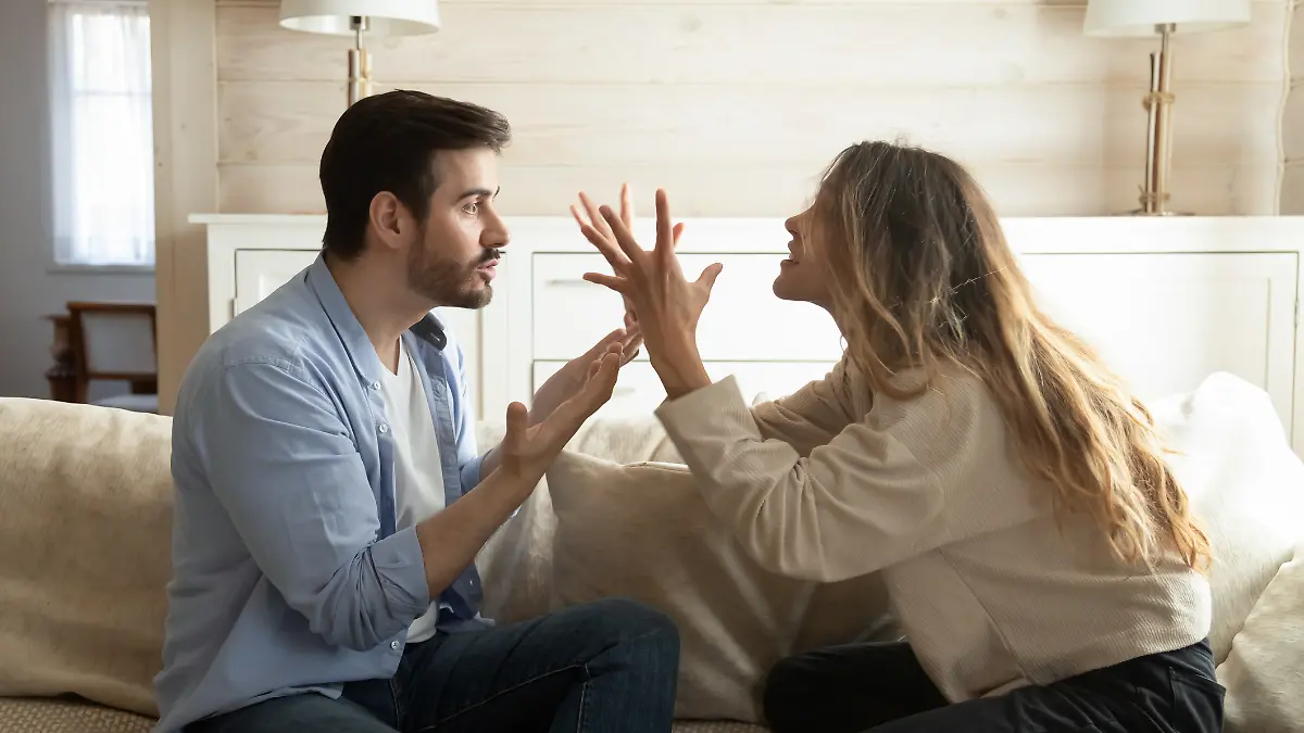 „We listen and we don’t judge”: Sollten Paare sich alles sagen?