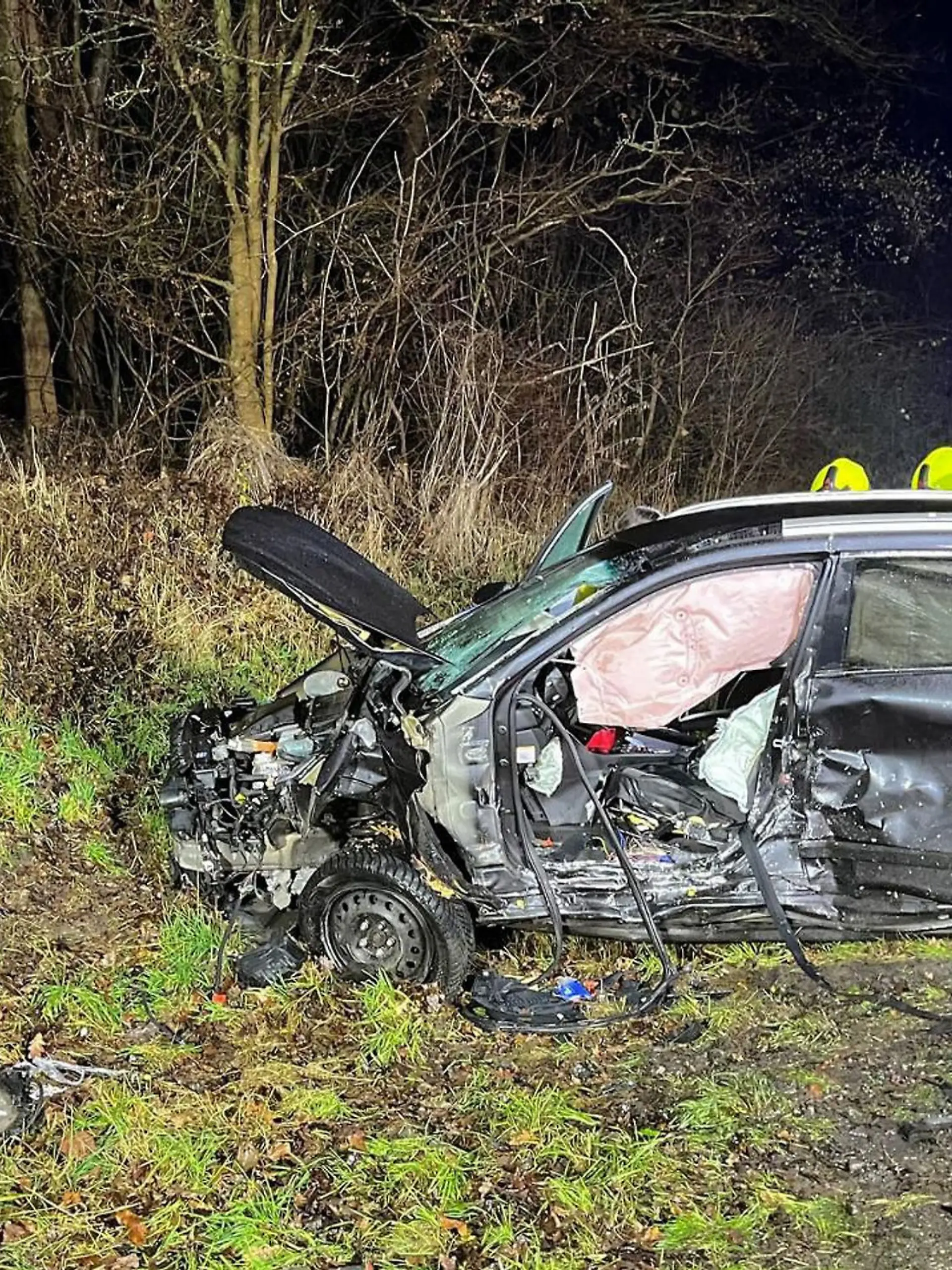Bild zu: "Frau bei Unfall auf A61 tödlich verletzt"