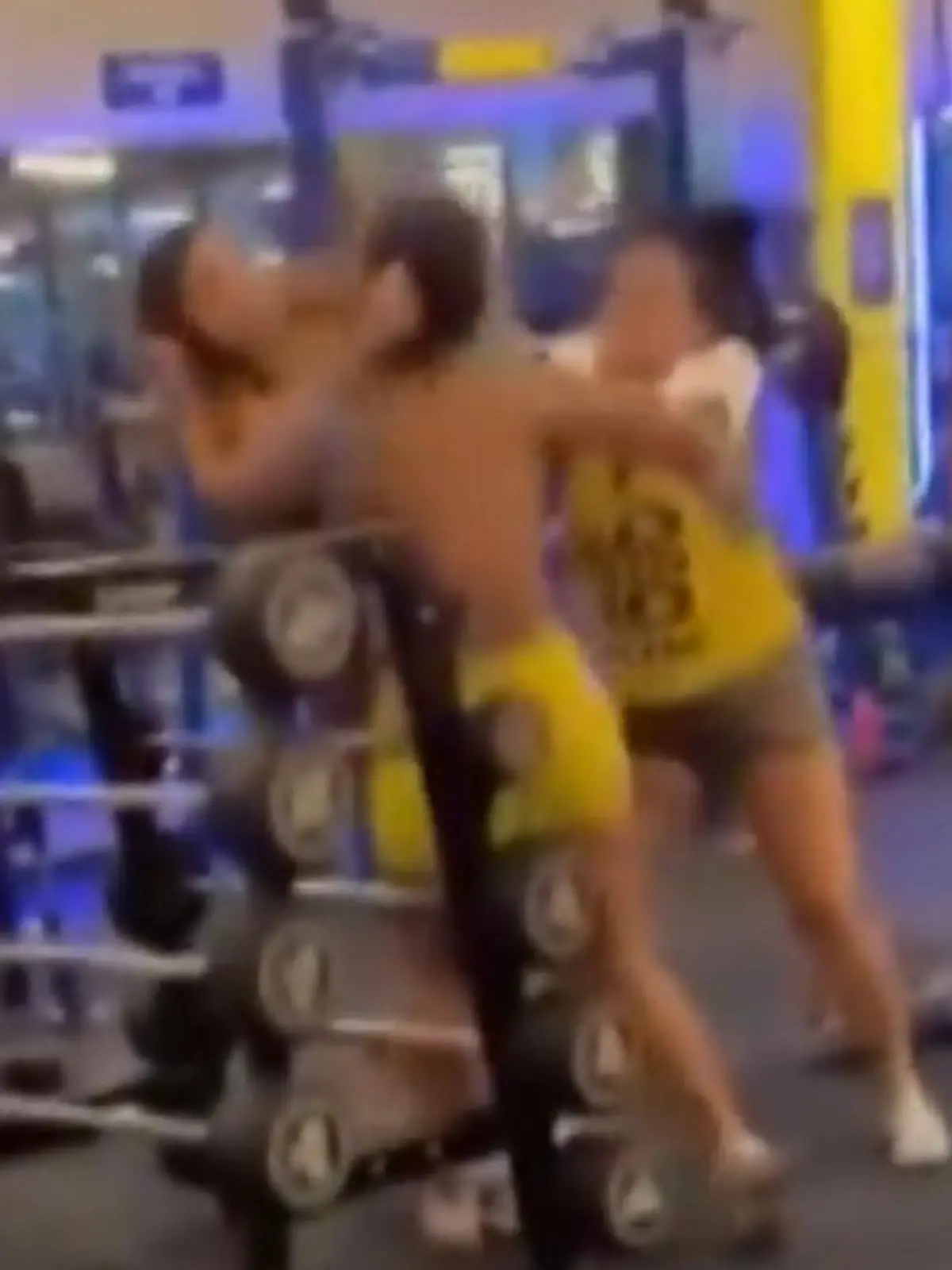 Schlägerei im Fitnessstudio! Frauen lassen Fäuste fliegen