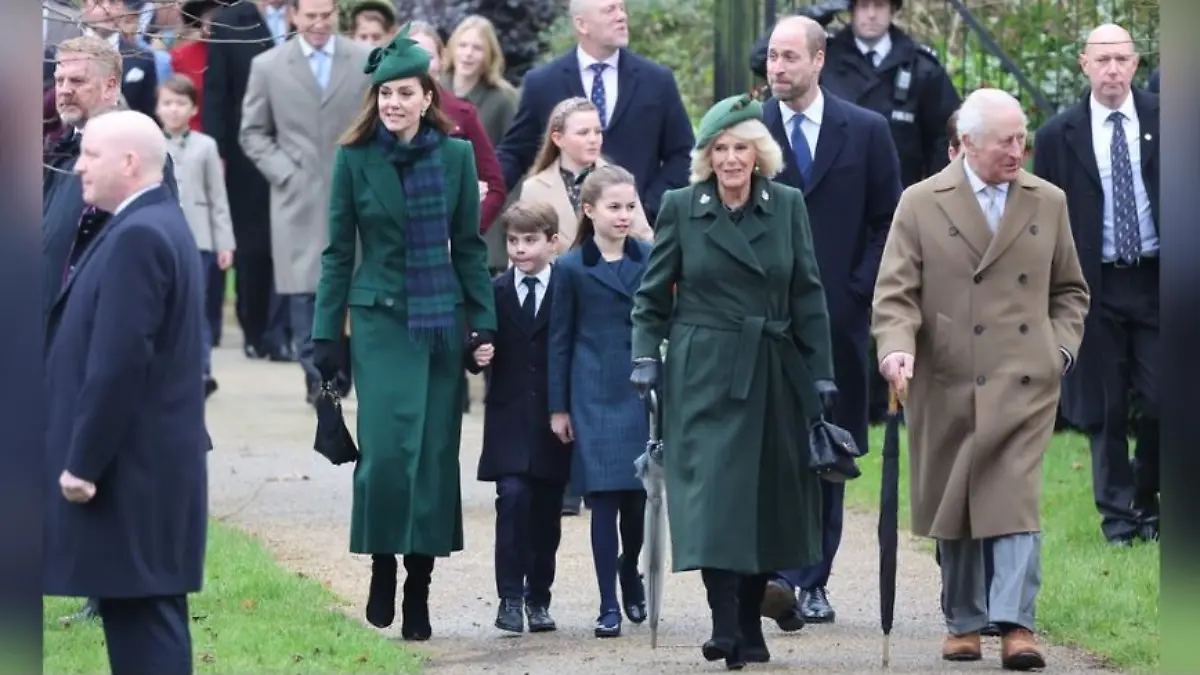 Hinter König Charles III. und Königin Camilla liefen Prinzessin Kate und Prinz William mit ihren drei Kindern.