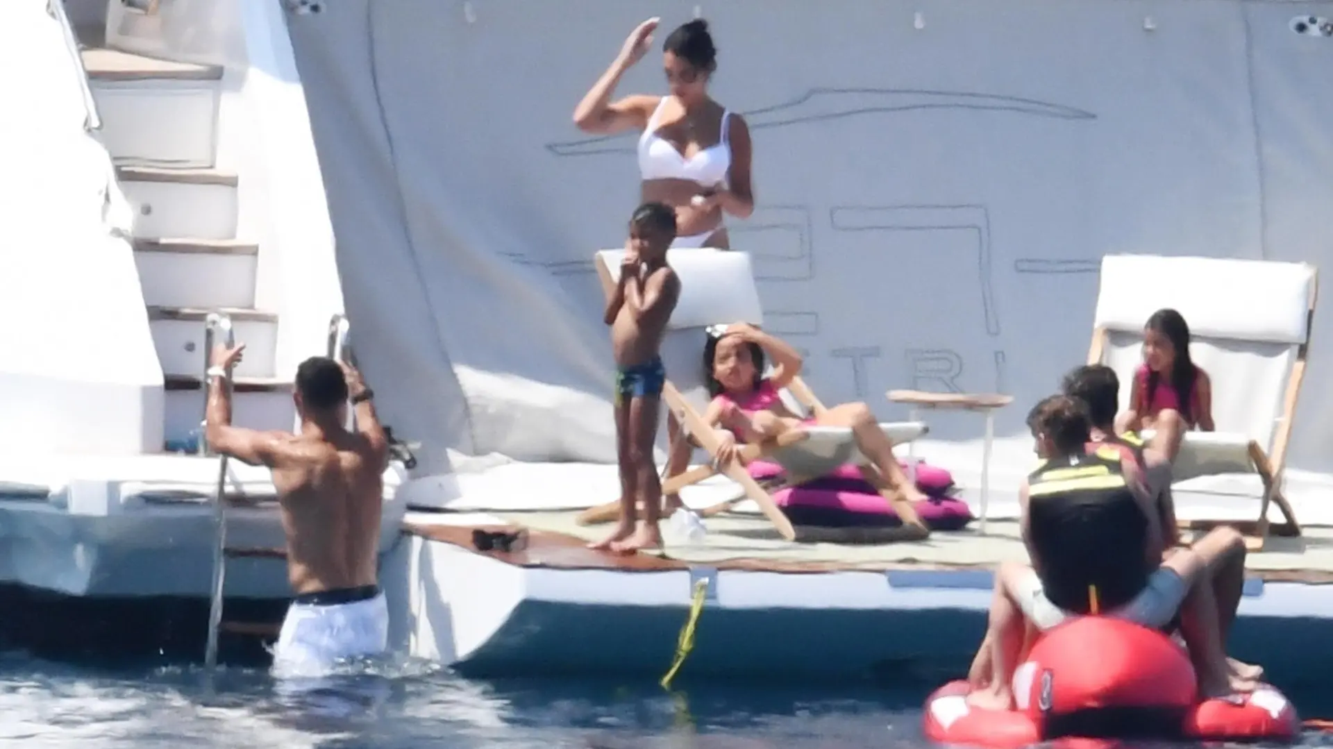 SONDERKONDITIONEN: MINDESTHONORAR: BGUK_2672868 - *EXCLUSIVE* SARDINIA, ITALY - Portuguese football star Cristiano Ronaldo along with his girlfriend Georgina Rodriguez and their children enjoy a family day aboard a yacht with friends in Sardinia
Pictured: Cristiano Ronaldo - Georgina Rodriguez
BACKGRID UK 25 JUNE 2023 
BYLINE MUST READ: Cobra Team / BACKGRID


