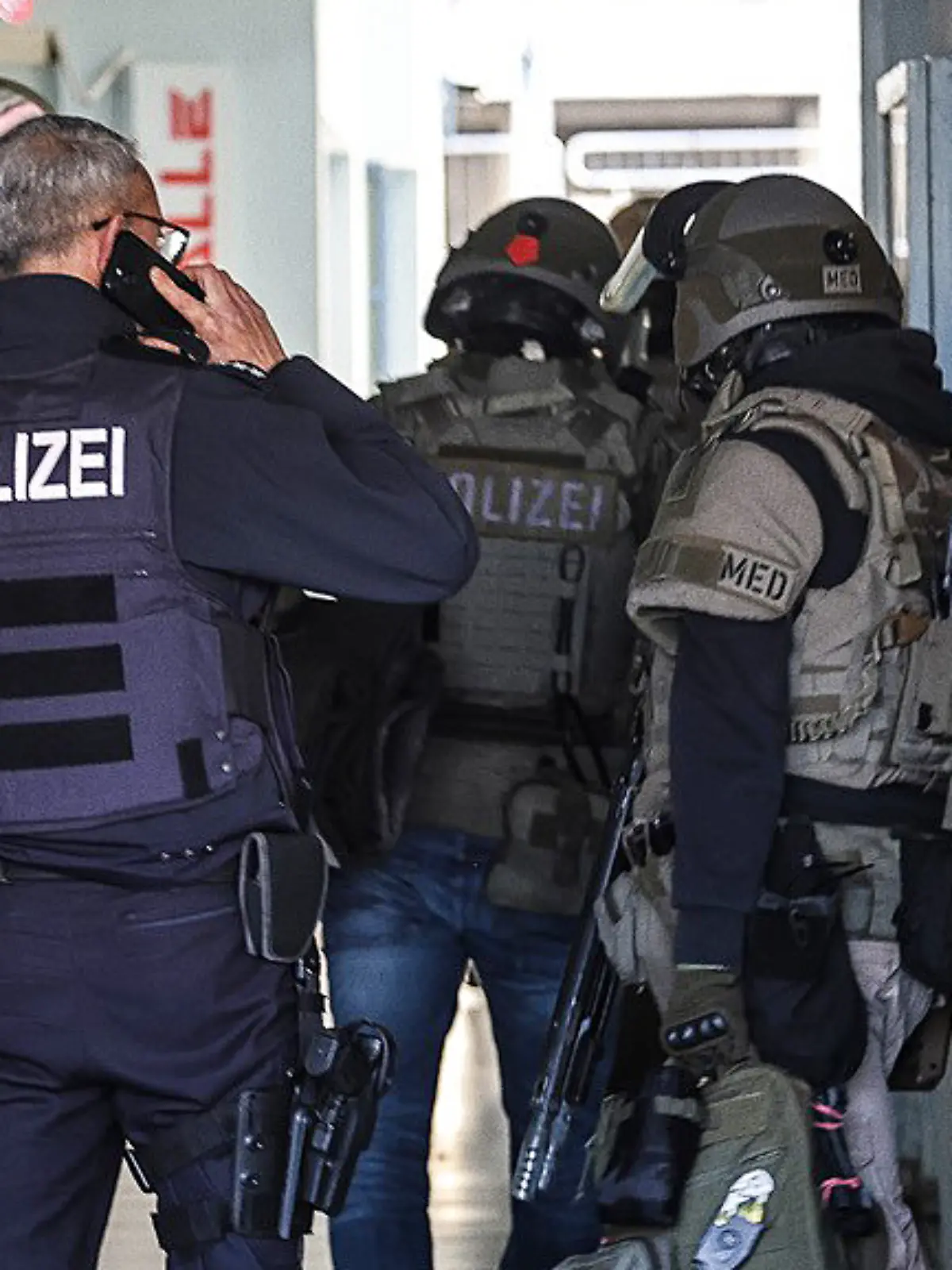 Spezialeinsatzkräfte der Polizei im Einsatz. 