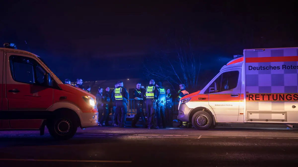 Ein Toter nach Messerattacke in Harburg Am Freitagabend kam es in Harburg zu einer gewaltsamen Auseinandersetzung unter mehreren Männern.