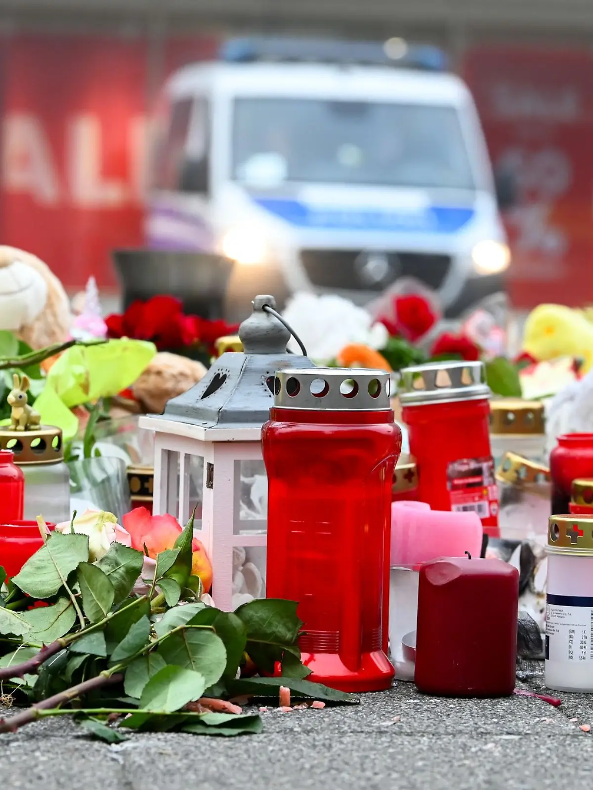 Bild zu: "Über 600.000 Euro Spenden nach Anschlag in Magdeburg"