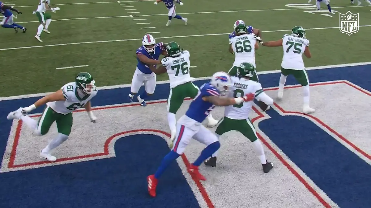 Bills Defense holen Safety Epenesa zerstört Rodgers