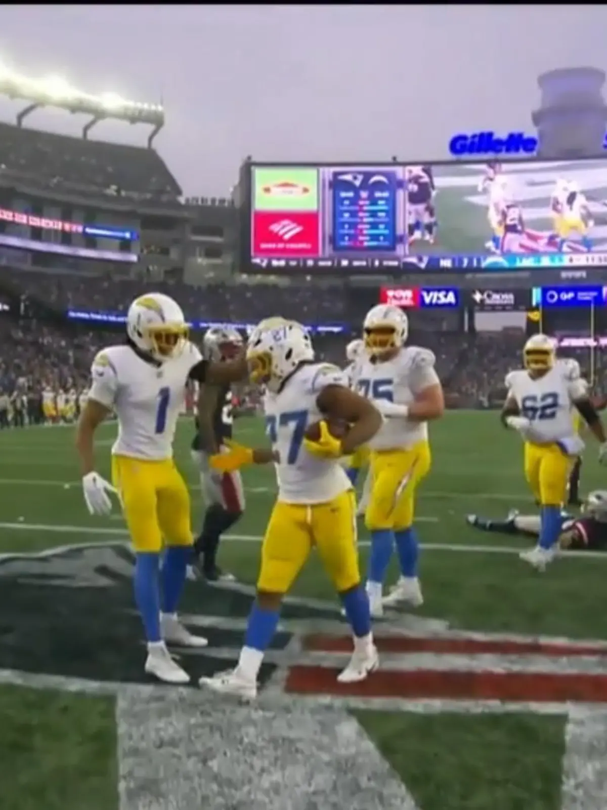Bild zu: "Chargers ziehen in Playoffs ein"