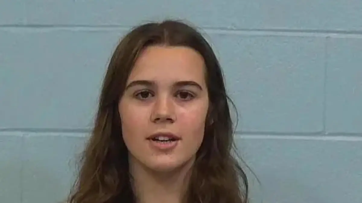 Cheerleaderin killt Baby-Ziege ihrer Rivalin