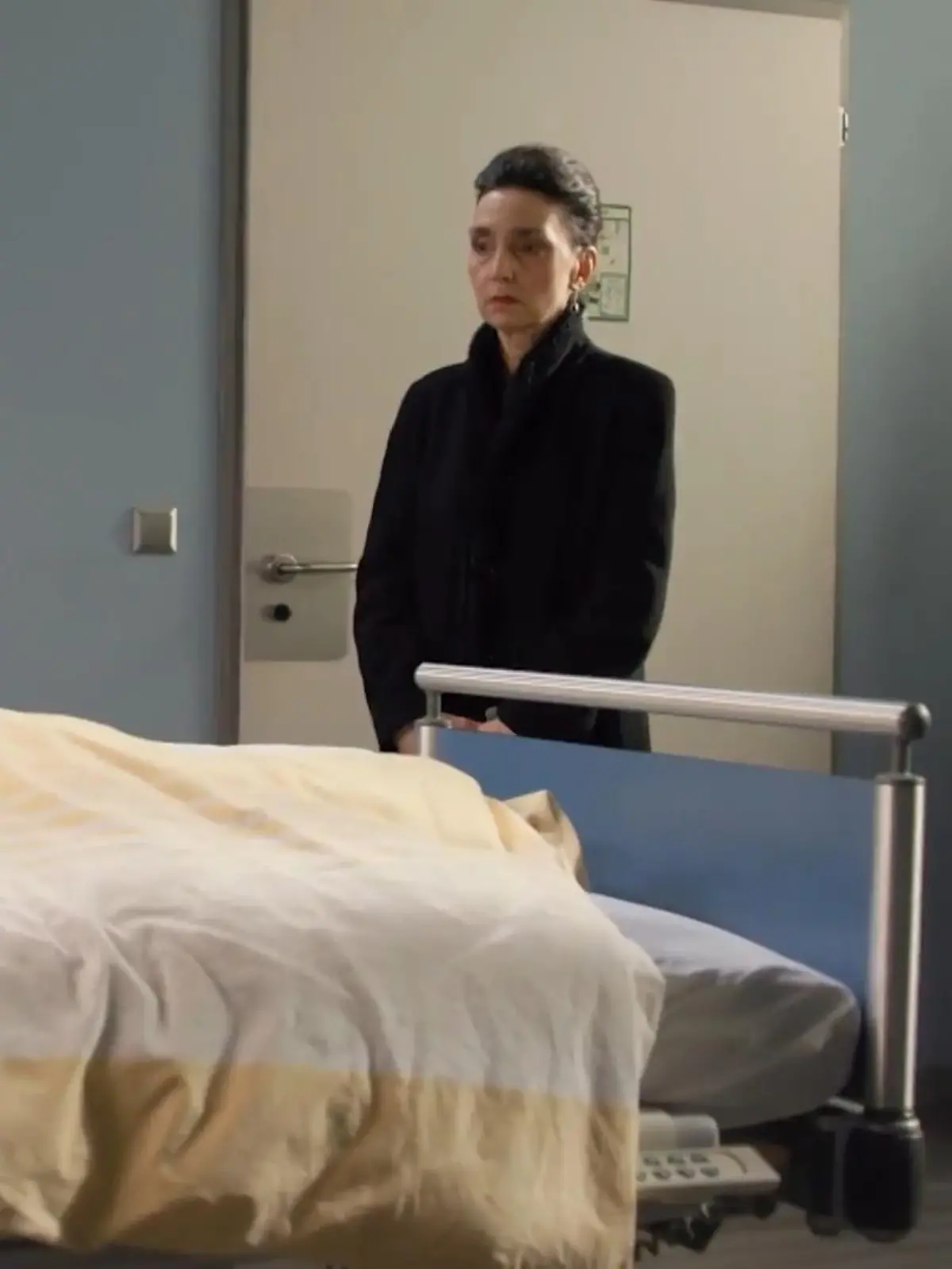 AWZ: Simone wendet sich mit einer Bitte an Jenny