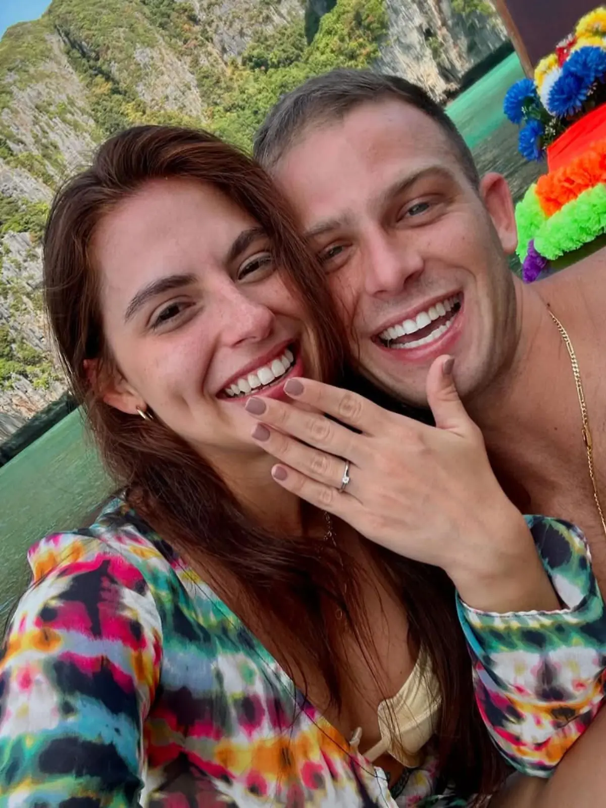Carolina und Fernando hatten sich gerade frisch verlobt, als die 24-Jährige bei einem Hotelbrand in Bangkok starb