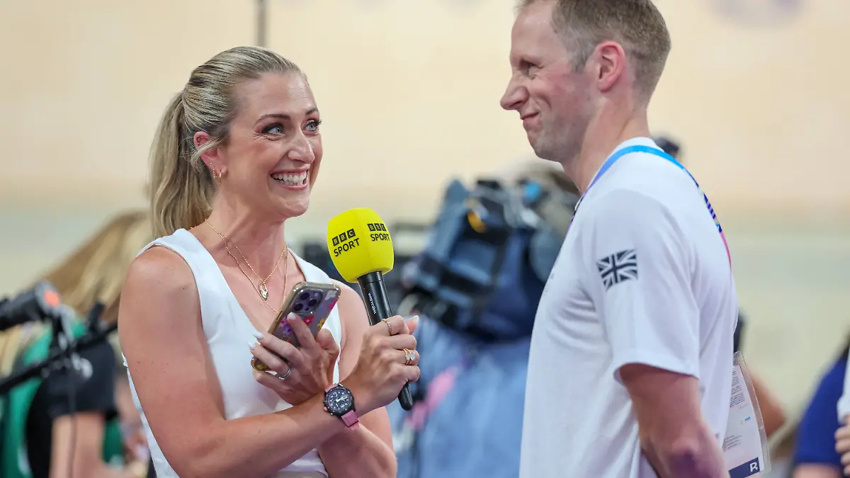 Der ehemalige Bahnrad-Star Laura Kenny interviewt ihren Ehemann Jason bei den Olympischen Spielen 2024 in Paris.