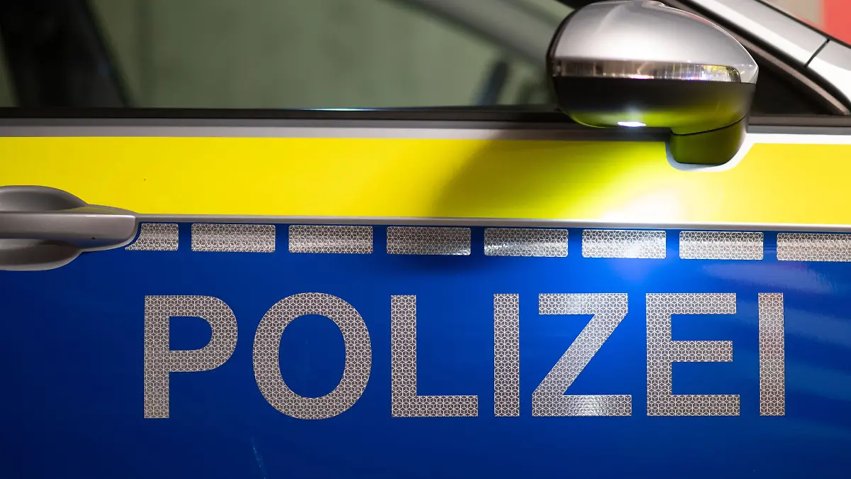 Ein Mann fuhr unter Alkoholeinfluss, wurde von der Polizei gestoppt - und später selbst Opfer eines Unfalls. (Symbolbild)