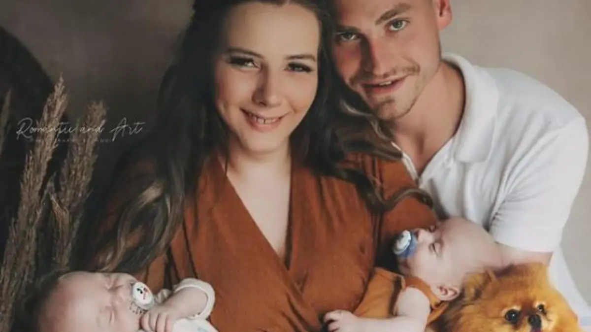 Sarafina Wollny und ihr Mann Peter zeigen ihre Zwillinge.