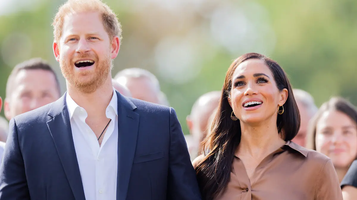 Prinz Harry, Herzog von Sussex, und seine Frau Meghan, Herzogin von Sussex, nehmen an einem Treffen mit Vertretern der NATO teil am Rande der 6. Invictus Games an der Merkur Spiel-Arena.