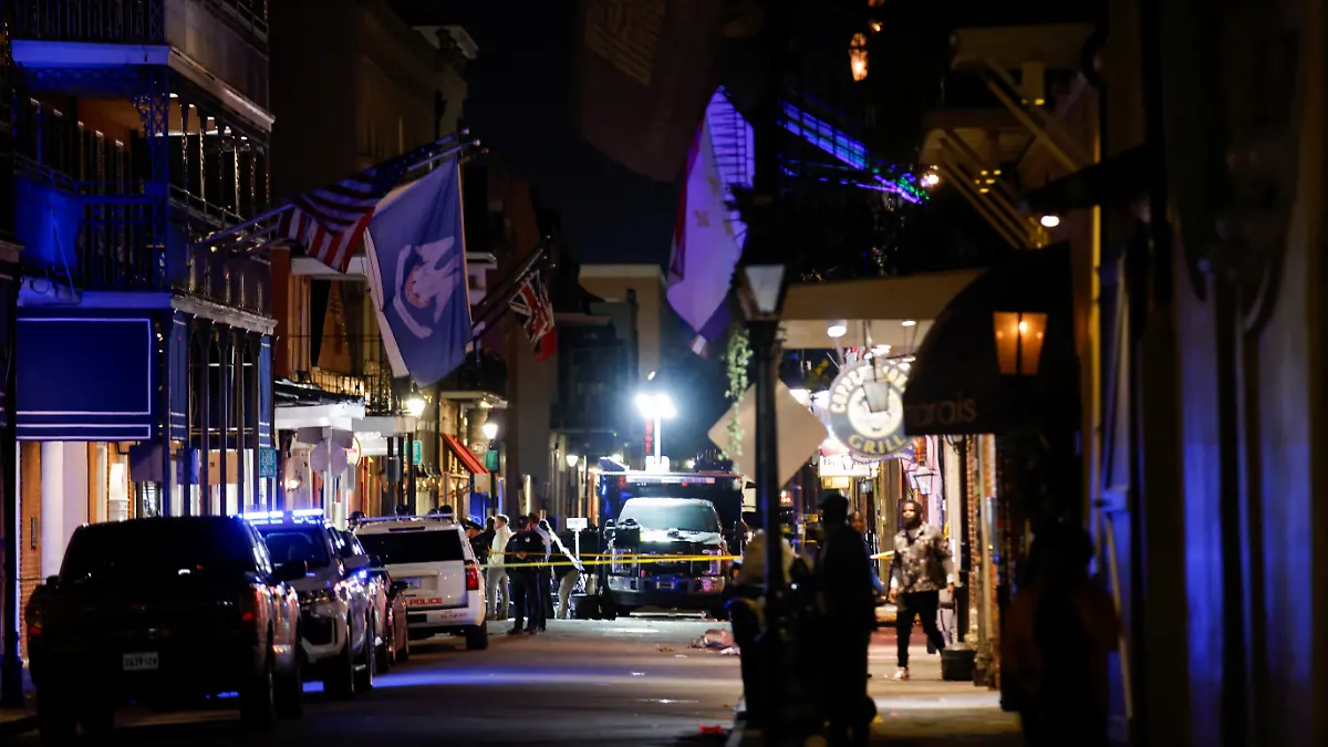 epi_224443300_REUTERSFOTO_2025-01-02T052657Z 768870152 RC2G1CA9WWV0 RTRMADP 3 USA-SECURITY-NEW-ORLEANS.JPG_Driver crashes into .jpg