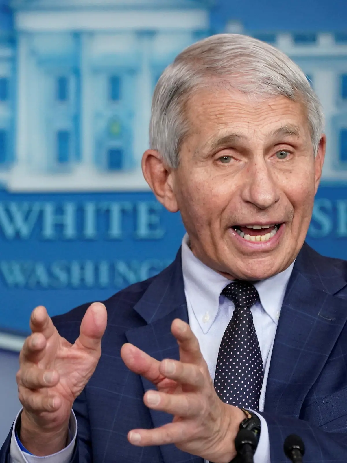 FILE PHOTO: Dr. Anthony Fauci speaks about the Omicron coronavirus variant during a press briefing at the White House in Washington, U.S., December 1, 2021. REUTERS/Kevin Lamarque/File Photo