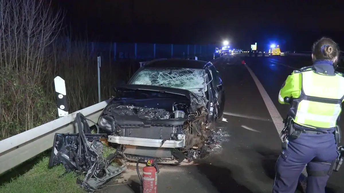 Autos nahe Siegburg kollidiert Verletzte nach Frpntalcrash