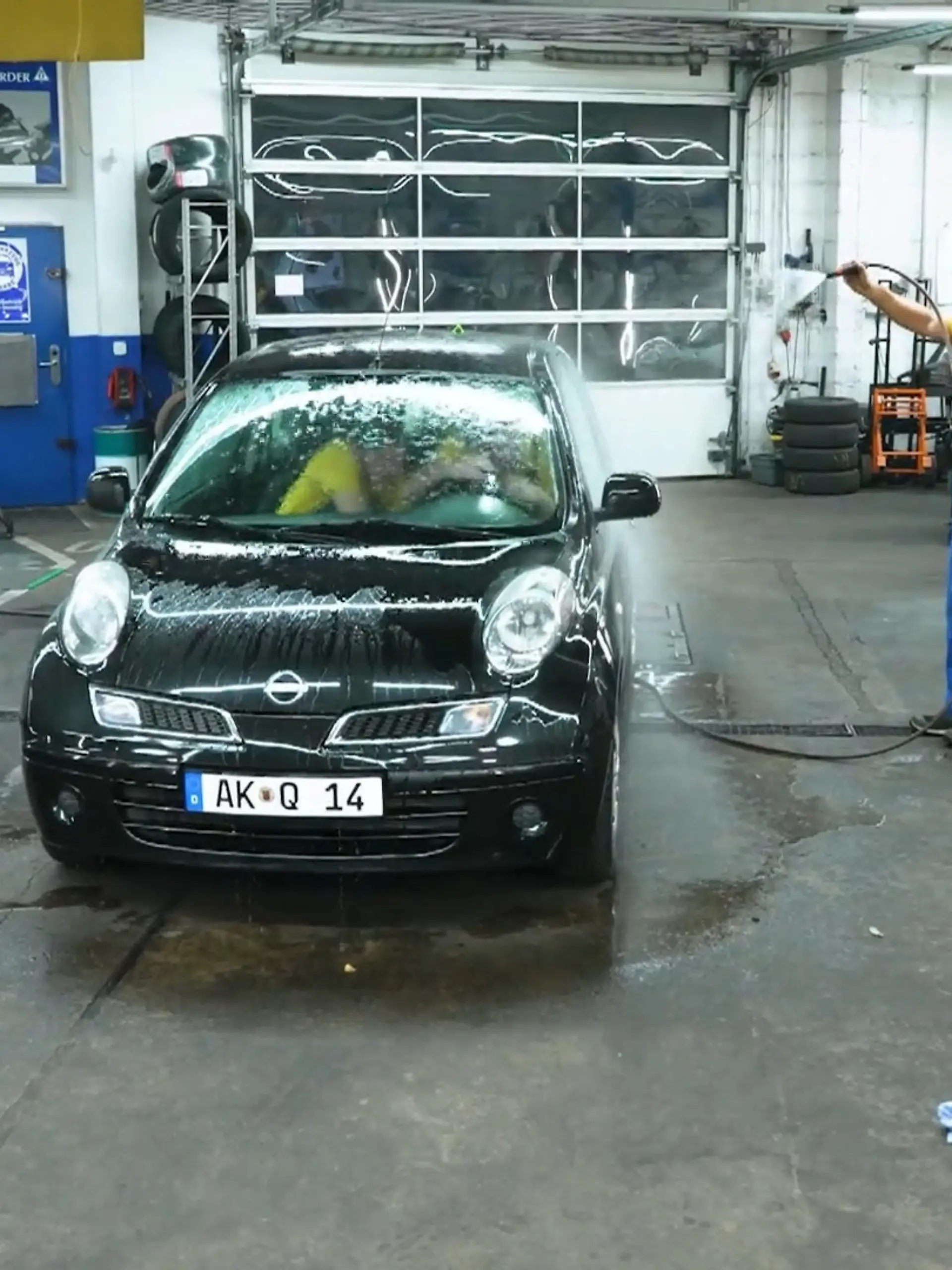 Bild zu: "Die Autodoktoren im Einsatz"