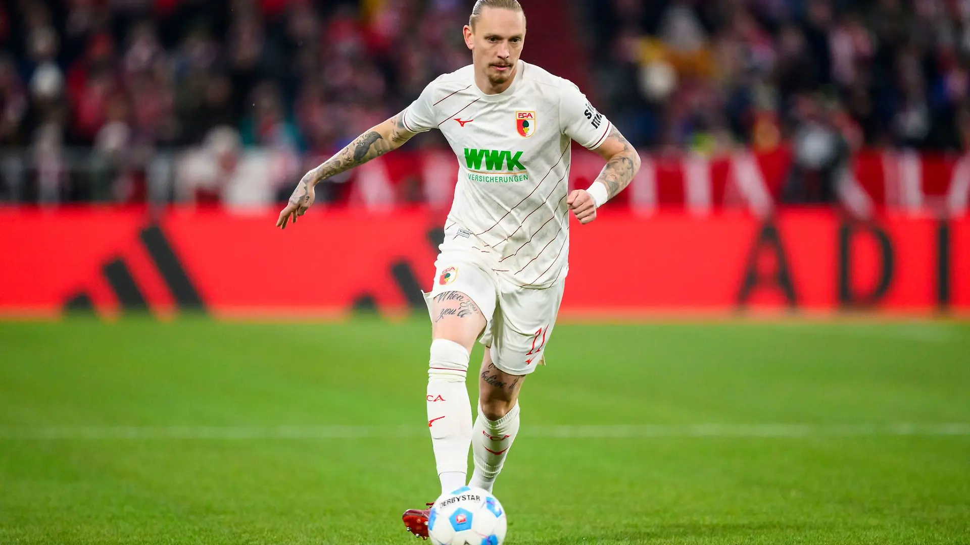 Marius Wolf fehlt beim Augsburger Trainingsstart.