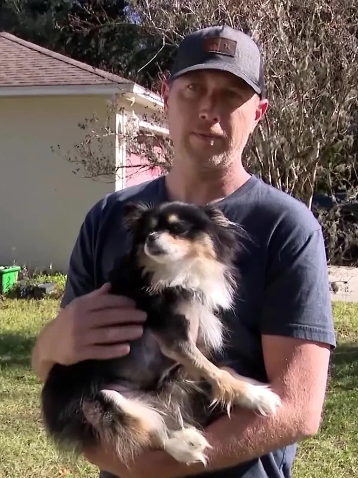 Hundebesitzer kämpfte gegen Bären, um seine Hündin zu retten.