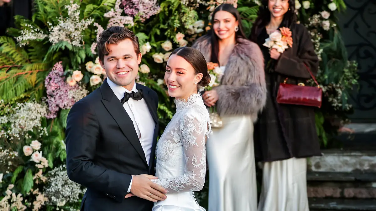 Magnus Carlsen und Freundin Ella Victoria Malone haben geheiratet.