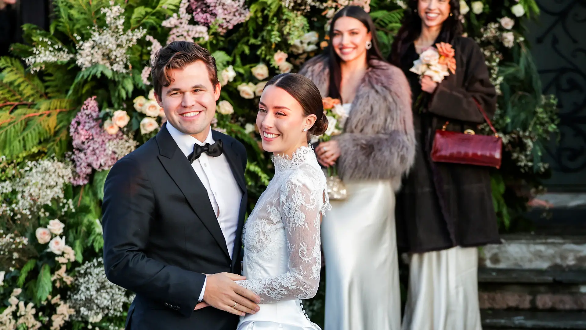 Magnus Carlsen und Freundin Ella Victoria Malone haben geheiratet.