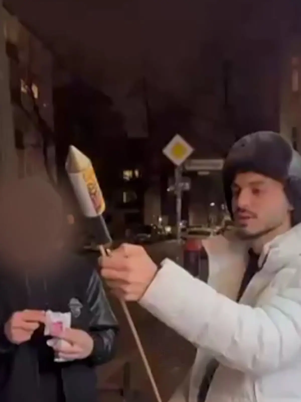 Raketen-Influencer Atallah Younes am Flughafen Berlin festgenommen.