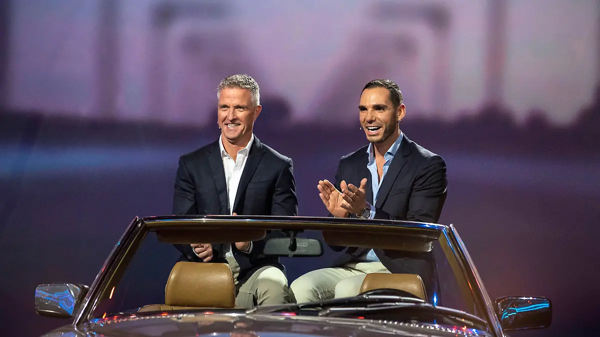Ralf Schumacher und Étienne Bousquet-Cassagne (r.) beim Autorücklichter-Duell
