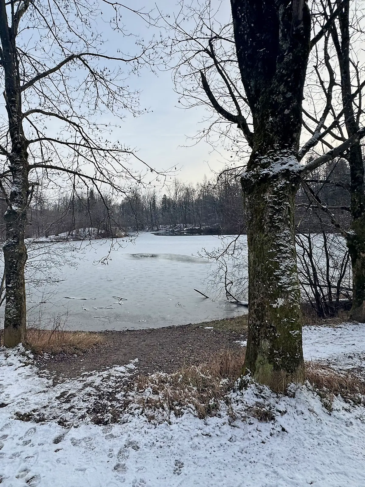 Bayern: Mädchen in See eingebrochen